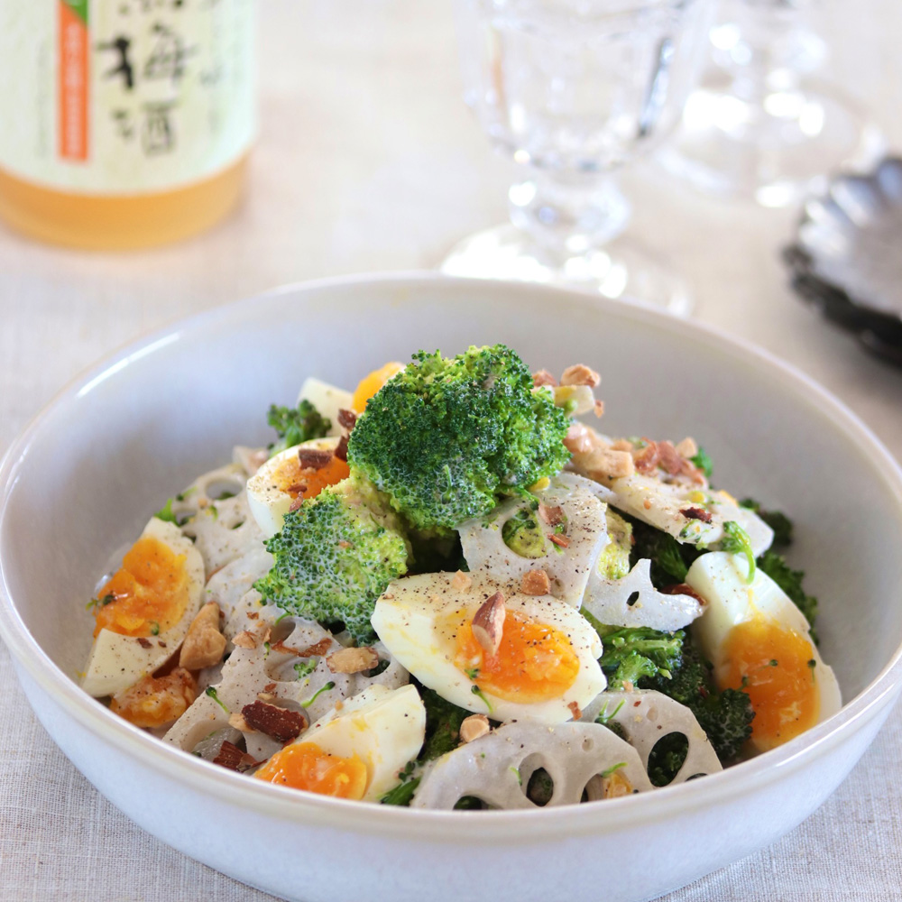 ブロッコリーとシャキシャキれんこんと卵の梅マヨサラダ