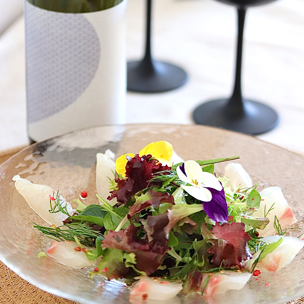 鯛のカルパッチョとベビーリーフのサラダ